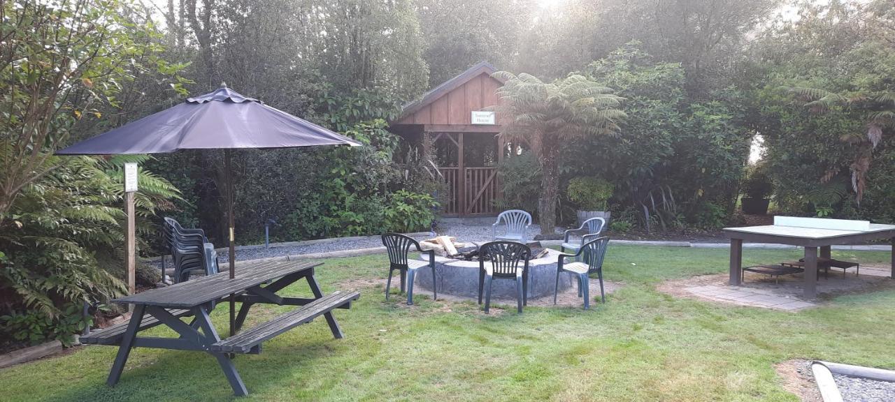 Lake Brunner Country Motel & Holiday Park Moana Esterno foto