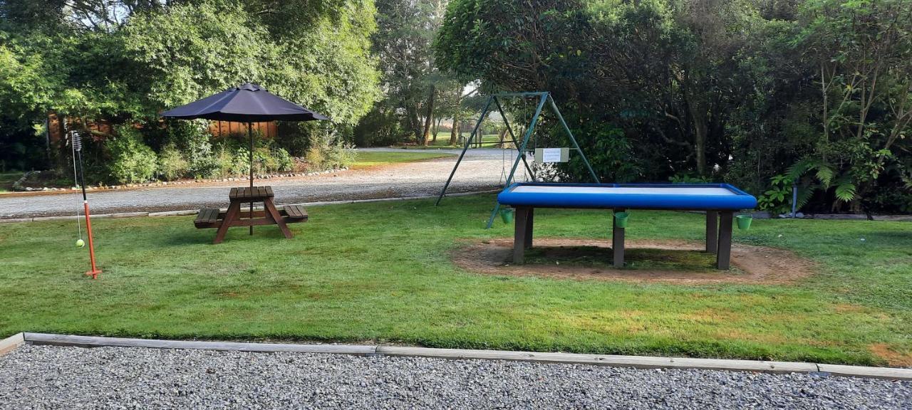 Lake Brunner Country Motel & Holiday Park Moana Esterno foto