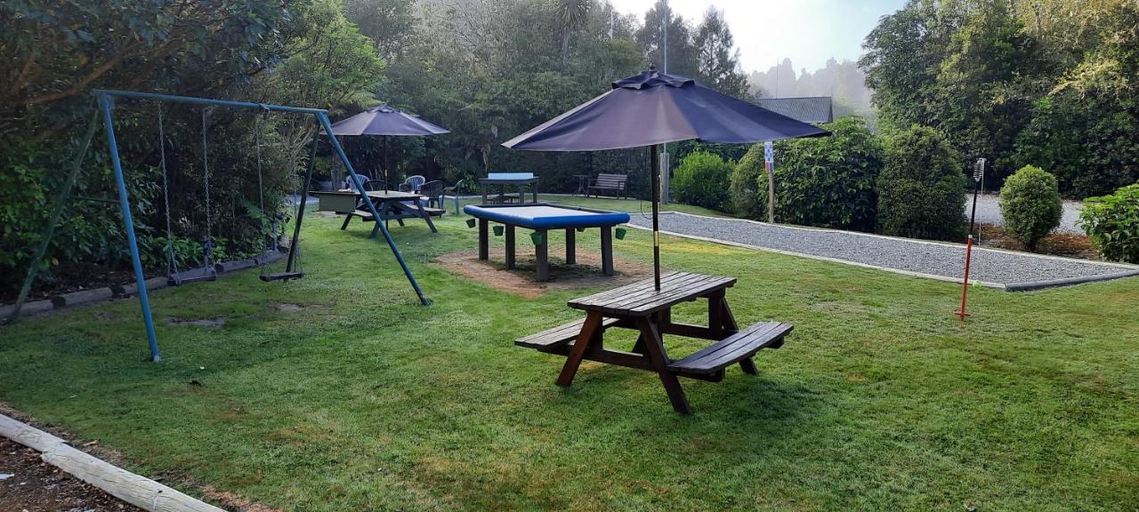 Lake Brunner Country Motel & Holiday Park Moana Esterno foto