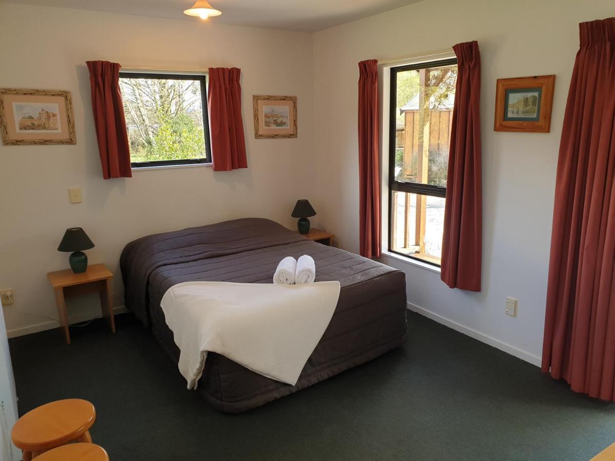 Lake Brunner Country Motel & Holiday Park Moana Esterno foto