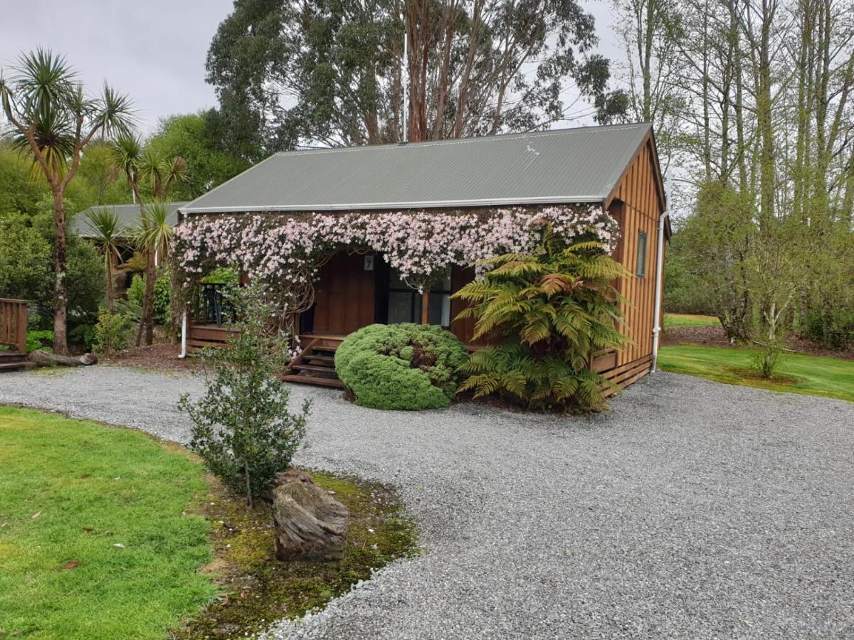 Lake Brunner Country Motel & Holiday Park Moana Esterno foto