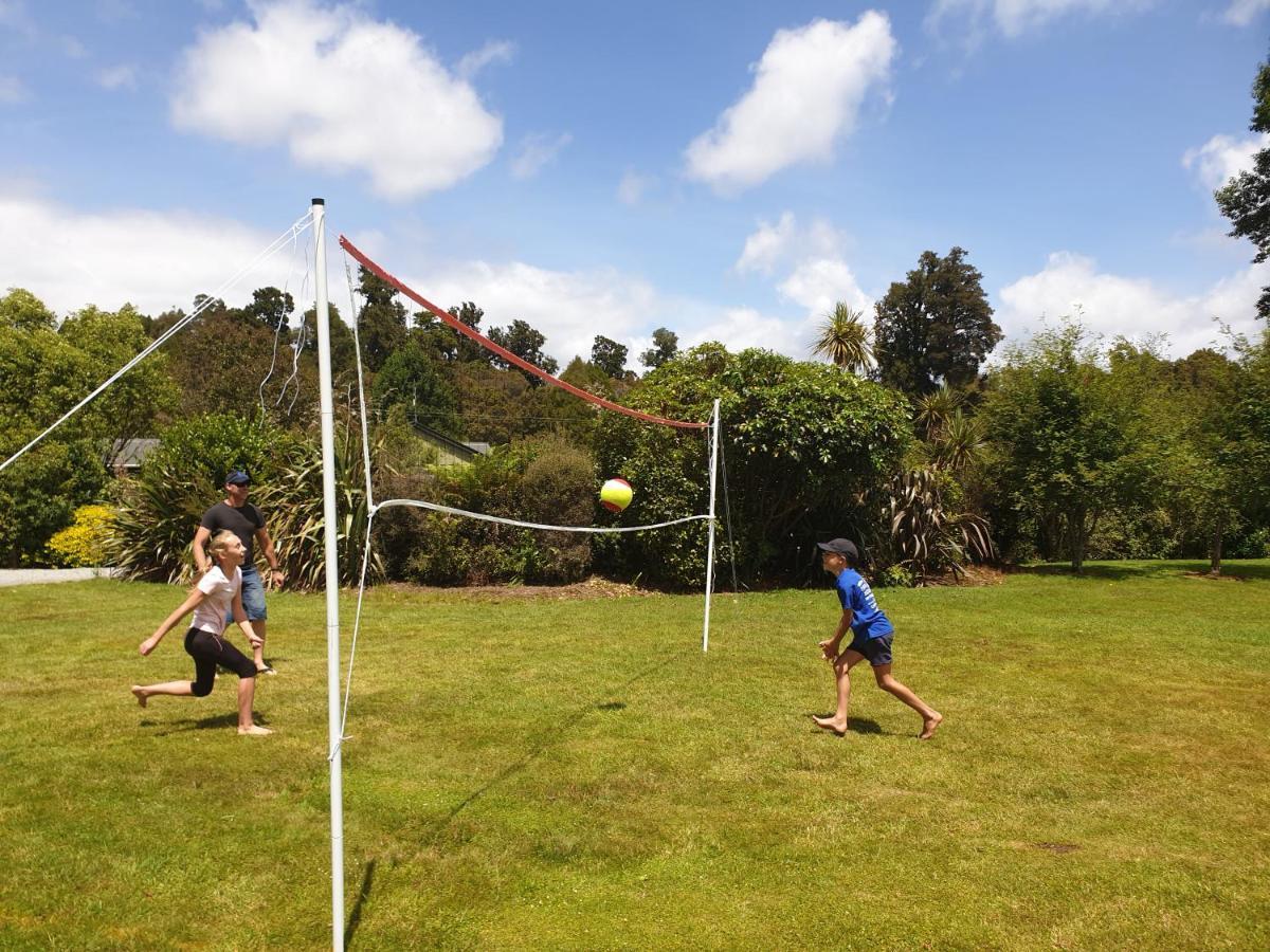 Lake Brunner Country Motel & Holiday Park Moana Esterno foto
