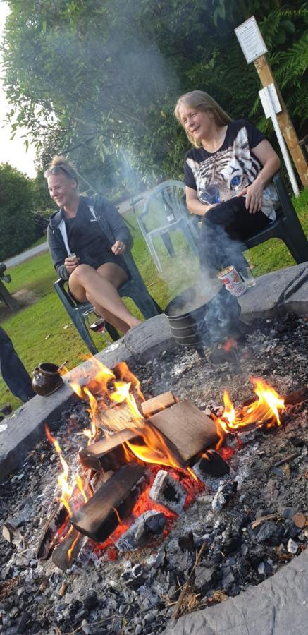 Lake Brunner Country Motel & Holiday Park Moana Esterno foto