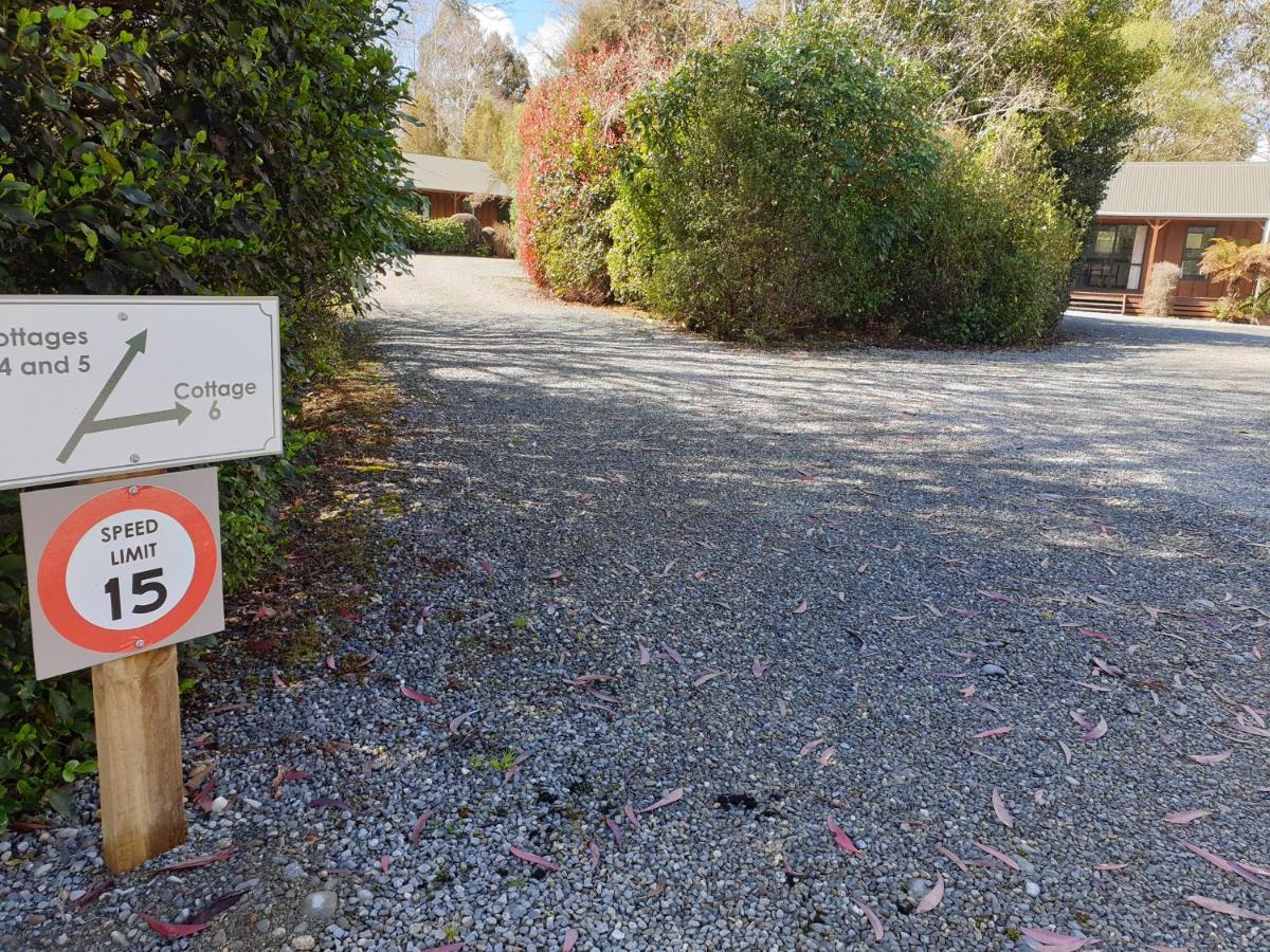 Lake Brunner Country Motel & Holiday Park Moana Esterno foto